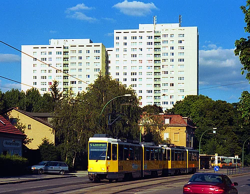 17. Etage hoch hinaus - in ca. 30 min mit der Tram am Alex! - Photo 1
