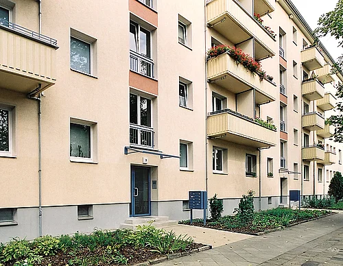 3-Zimmer-Wohnung im Hochparterre. Das Badzimmer ist mit einer Dusche ausgestattet . - Foto 1