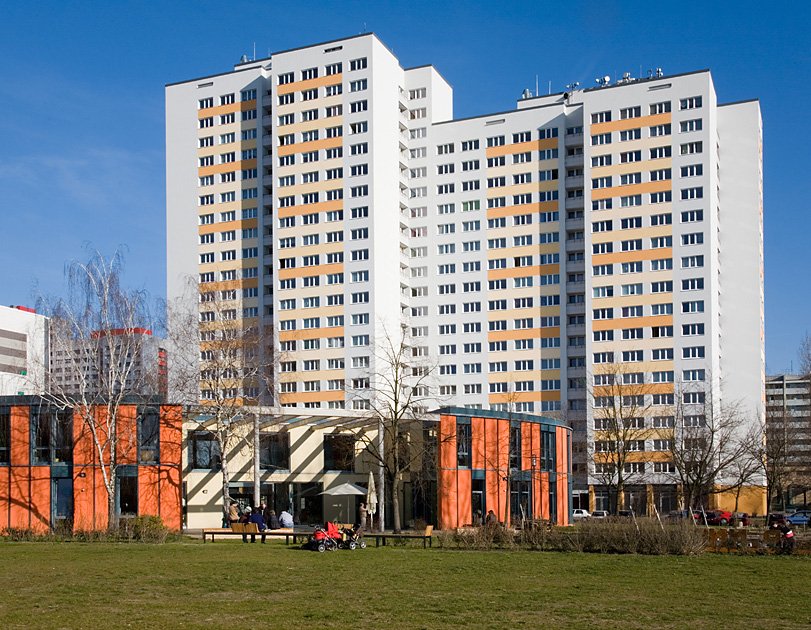 Hell geschnittene Wohnung mit guten Anbindungen an die Öffentlichen Verkehrsmittel - Foto 1