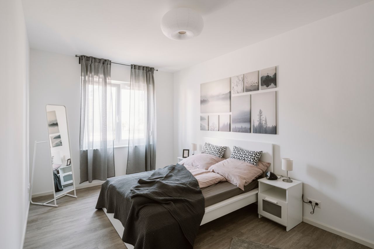 Bild – Schlafzimmer mit Doppelbett