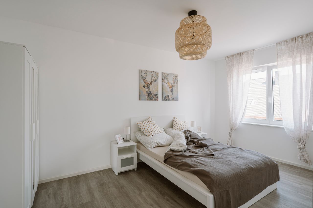 Bild – Schlafzimmer mit Doppelbett